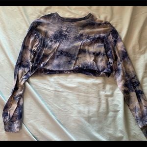 Cropped long sleeve shirt